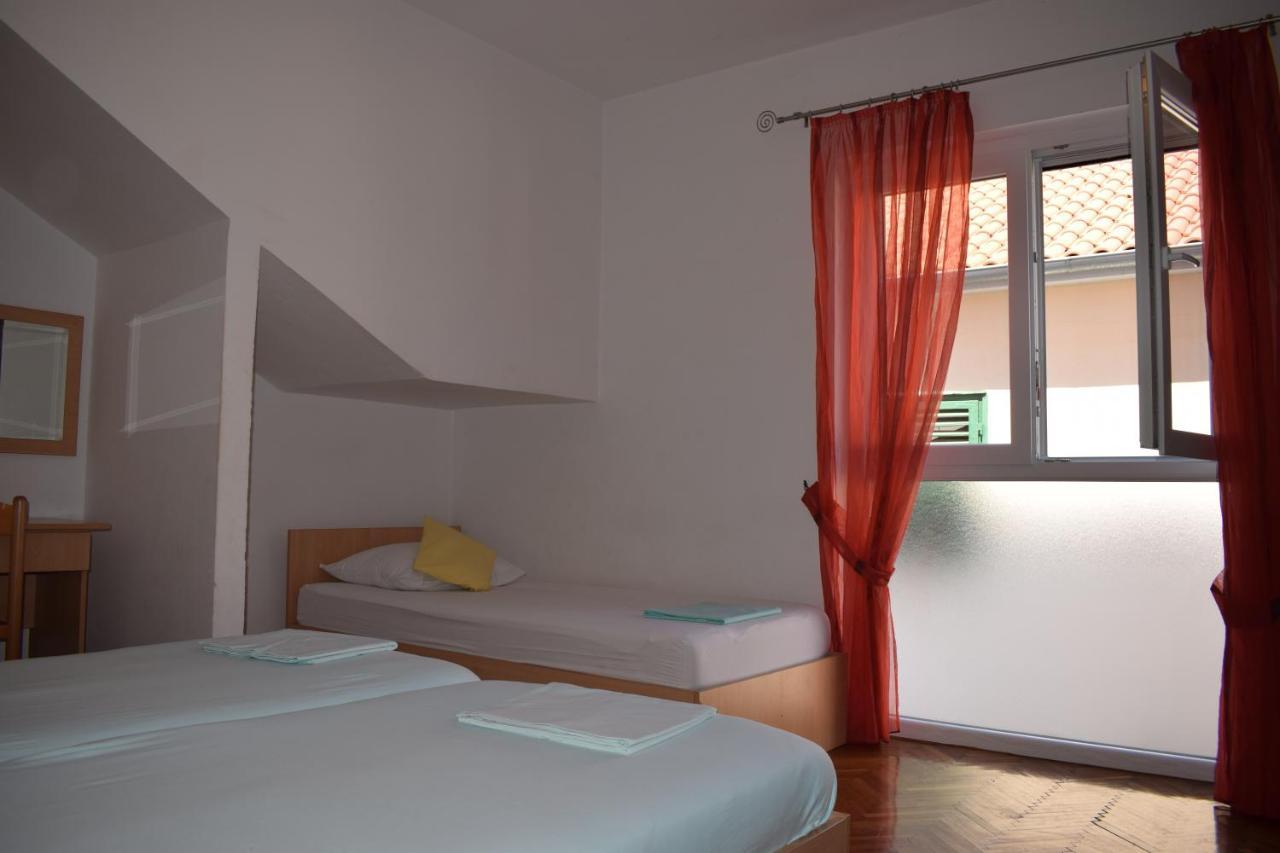 Vila Jelena - Studio Apartments For 2 To 3 Persons In Sv Filip I Jakov 圣菲利普雅科夫 外观 照片